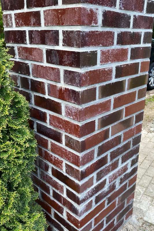 BAU.DE / BAU-Forum: 1. Bild zu Frage "Klinker reinigen: Mörtelreste & Betonschleier entfernen – Tipps & Tricks?" im BAU-Forum "Außenwände und Fassaden" BAU.DE / BAU-Forum: 1. Bild zu Frage "Klinker reinigen: Mörtelreste & Betonschleier entfernen – Tipps & Tricks?" im BAU-Forum "Außenwände und Fassaden"