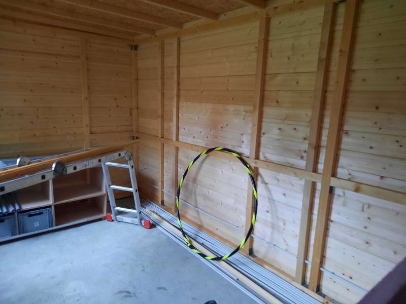 BAU.DE / BAU-Forum: 1. Bild zu Frage "Schuppen dämmen mit XPS: Holzständerwerk, Dampfsperre & OSB-Platten – Anleitung?" im BAU-Forum "Außenwände und Fassaden" BAU.DE / BAU-Forum: 1. Bild zu Frage "Schuppen dämmen mit XPS: Holzständerwerk, Dampfsperre & OSB-Platten – Anleitung?" im BAU-Forum "Außenwände und Fassaden"