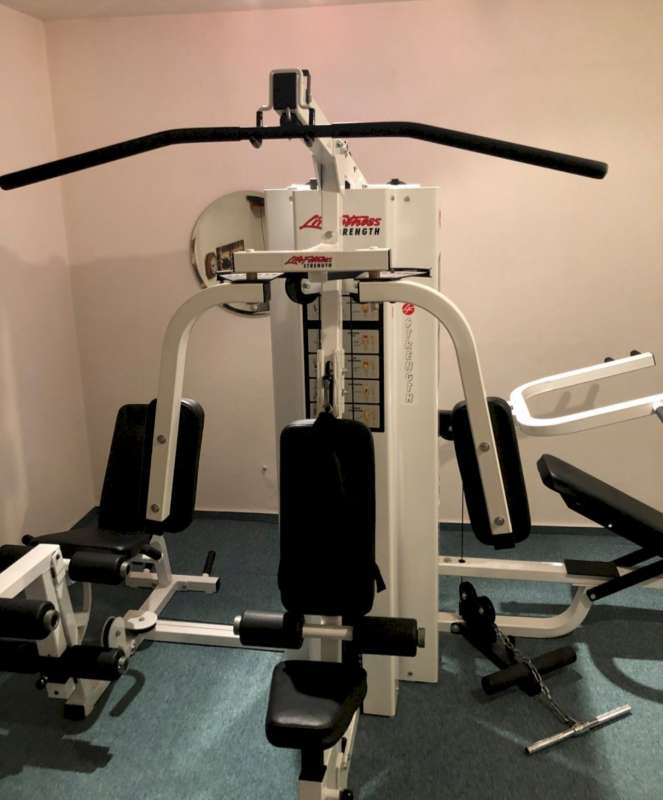 BAU.DE / BAU-Forum: 1. Bild zu Frage "Kraftstation auf Betonboden: Maximale Belastung pro qm? Gewicht prüfen!" im BAU-Forum "Bauphysik" BAU.DE / BAU-Forum: 1. Bild zu Frage "Kraftstation auf Betonboden: Maximale Belastung pro qm? Gewicht prüfen!" im BAU-Forum "Bauphysik"