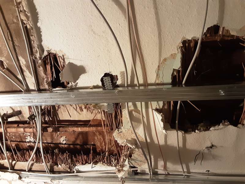 BAU.DE / BAU-Forum: 1. Bild zu Frage "Schalldämmung Decke verbessern: Altbau, Kosten, Aufbau & Materialien im Vergleich?" im BAU-Forum "Bauphysik" BAU.DE / BAU-Forum: 1. Bild zu Frage "Schalldämmung Decke verbessern: Altbau, Kosten, Aufbau & Materialien im Vergleich?" im BAU-Forum "Bauphysik"