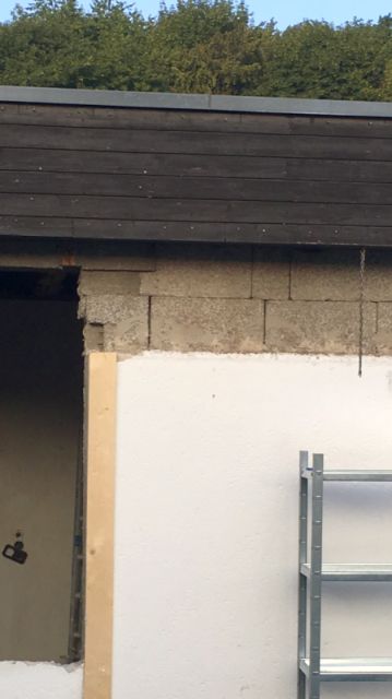 BAU.DE / BAU-Forum: 1. Bild zu Antwort "HWL oder Asbest? Analyse faseriger Baustoffe im Altbau" auf die Frage "Unbekannter Baustoff unter Holzverkleidung: Analyse, Gefahren & Fachberatung?" im BAU-Forum "Baustoffe" BAU.DE / BAU-Forum: 1. Bild zu Antwort "HWL oder Asbest? Analyse faseriger Baustoffe im Altbau" auf die Frage "Unbekannter Baustoff unter Holzverkleidung: Analyse, Gefahren & Fachberatung?" im BAU-Forum "Baustoffe"