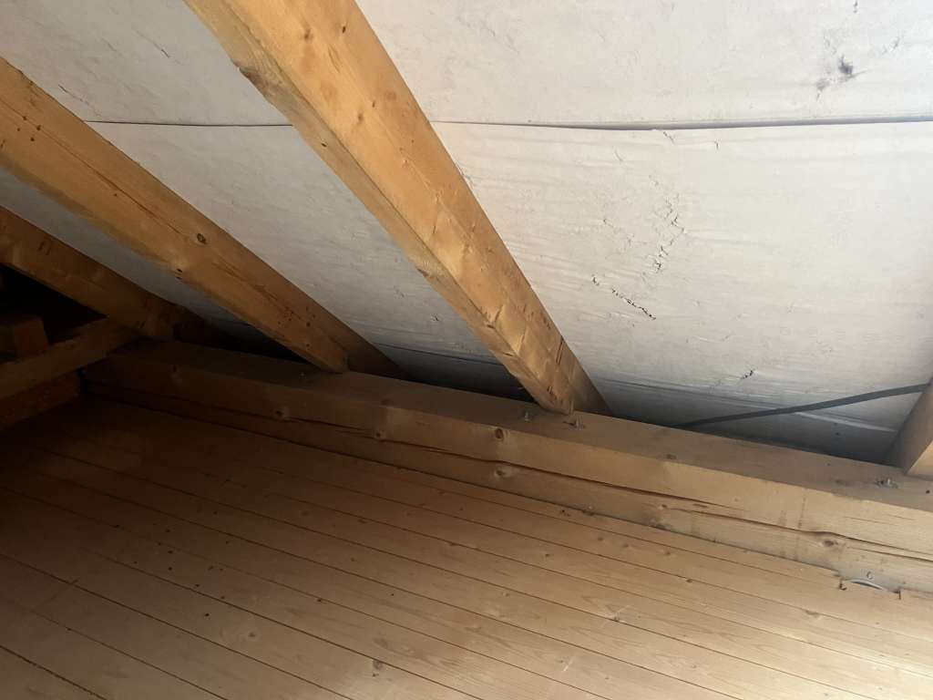 BAU.DE / BAU-Forum: 3. Bild zu Frage "Reperatur Unterspannbahn" im BAU-Forum "Dach" BAU.DE / BAU-Forum: 3. Bild zu Frage "Reperatur Unterspannbahn" im BAU-Forum "Dach"