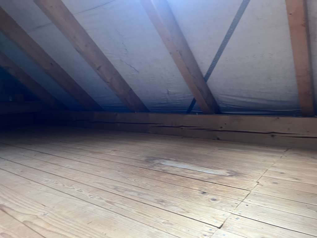 BAU.DE / BAU-Forum: 4. Bild zu Frage "Reperatur Unterspannbahn" im BAU-Forum "Dach" BAU.DE / BAU-Forum: 4. Bild zu Frage "Reperatur Unterspannbahn" im BAU-Forum "Dach"