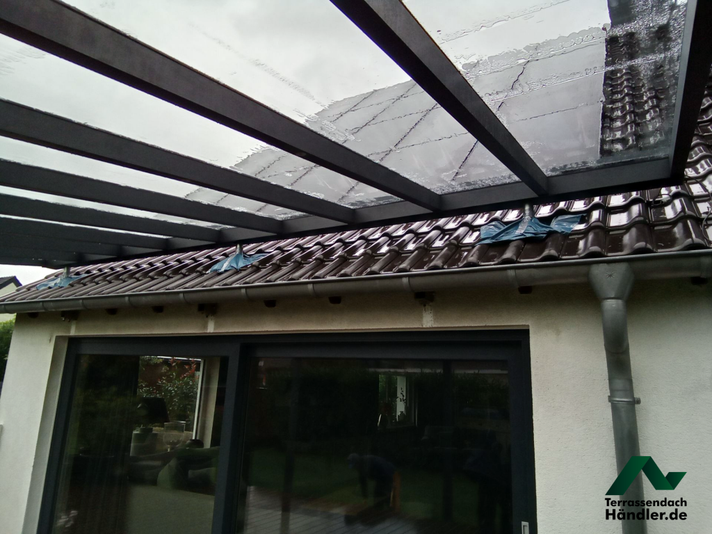 BAU.DE / BAU-Forum: 1. Bild zu Antwort "Ein Bild mit der Aufnahne des Balken" auf die Frage "Verzinkte Balkenträger für Carport-Pfette auf Dachpfannen befestigen" im BAU-Forum "Dach" BAU.DE / BAU-Forum: 1. Bild zu Antwort "Ein Bild mit der Aufnahne des Balken" auf die Frage "Verzinkte Balkenträger für Carport-Pfette auf Dachpfannen befestigen" im BAU-Forum "Dach"