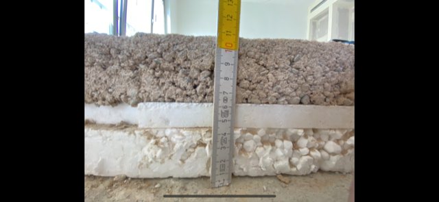 BAU.DE / BAU-Forum: 4. Bild zu Frage "Estrich-Schlitz füllen: 10cm Breite, 1m Länge – Anleitung, Material & Kosten?" im BAU-Forum "Estrich und Bodenbeläge" BAU.DE / BAU-Forum: 4. Bild zu Frage "Estrich-Schlitz füllen: 10cm Breite, 1m Länge – Anleitung, Material & Kosten?" im BAU-Forum "Estrich und Bodenbeläge"