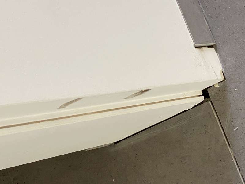 BAU.DE / BAU-Forum: 1. Bild zu Frage "UnderCoverZarge / flächenbündige Sockelleisten" im BAU-Forum "Estrich und Bodenbeläge" BAU.DE / BAU-Forum: 1. Bild zu Frage "UnderCoverZarge / flächenbündige Sockelleisten" im BAU-Forum "Estrich und Bodenbeläge"