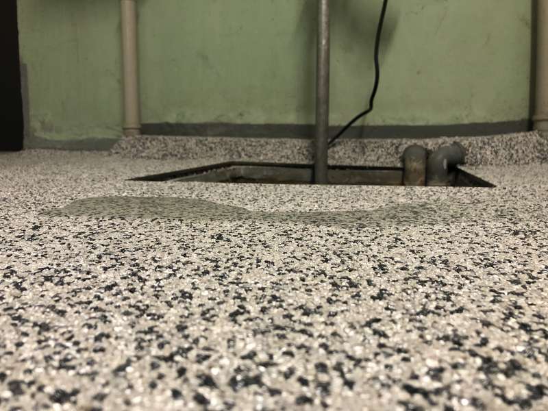 BAU.DE / BAU-Forum: 2. Bild zu Frage "kein Gefälle / Drainage mehr im Keller durch / nach Fachfirma" im BAU-Forum "Estrich und Bodenbeläge" BAU.DE / BAU-Forum: 2. Bild zu Frage "kein Gefälle / Drainage mehr im Keller durch / nach Fachfirma" im BAU-Forum "Estrich und Bodenbeläge"