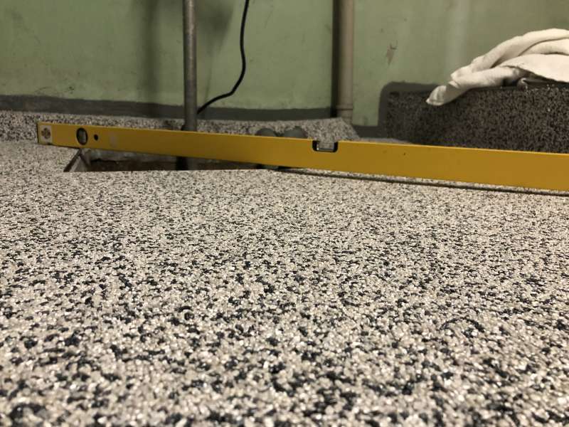 BAU.DE / BAU-Forum: 5. Bild zu Frage "kein Gefälle / Drainage mehr im Keller durch / nach Fachfirma" im BAU-Forum "Estrich und Bodenbeläge" BAU.DE / BAU-Forum: 5. Bild zu Frage "kein Gefälle / Drainage mehr im Keller durch / nach Fachfirma" im BAU-Forum "Estrich und Bodenbeläge"