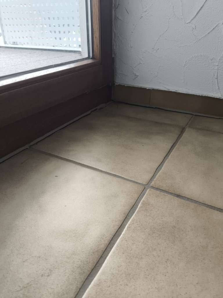 BAU.DE / BAU-Forum: 1. Bild zu Frage "Estrich senkte sich" im BAU-Forum "Estrich und Bodenbeläge" BAU.DE / BAU-Forum: 1. Bild zu Frage "Estrich senkte sich" im BAU-Forum "Estrich und Bodenbeläge"