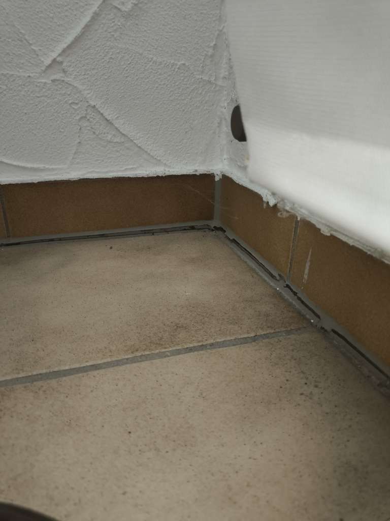 BAU.DE / BAU-Forum: 3. Bild zu Frage "Estrich senkte sich" im BAU-Forum "Estrich und Bodenbeläge" BAU.DE / BAU-Forum: 3. Bild zu Frage "Estrich senkte sich" im BAU-Forum "Estrich und Bodenbeläge"