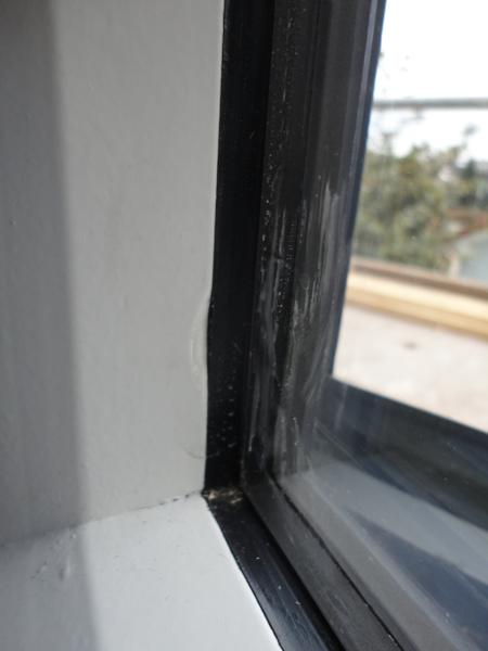 BAU.DE / BAU-Forum: 3. Bild zu Frage "Neue Fenster mit erheblichen Schäden! Was tun?" im BAU-Forum "Fenster und Außentüren"