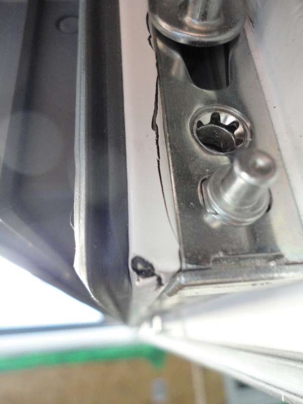 BAU.DE / BAU-Forum: 5. Bild zu Frage "Neue Fenster mit erheblichen Schäden! Was tun?" im BAU-Forum "Fenster und Außentüren" BAU.DE / BAU-Forum: 5. Bild zu Frage "Neue Fenster mit erheblichen Schäden! Was tun?" im BAU-Forum "Fenster und Außentüren"