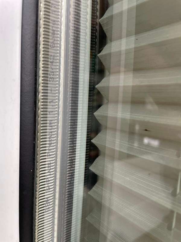 BAU.DE / BAU-Forum: 2. Bild zu Frage "Schallschutzfenster erkennen: Stempelung lesen & Scheibendicke bestimmen" im BAU-Forum "Fenster und Außentüren" BAU.DE / BAU-Forum: 2. Bild zu Frage "Schallschutzfenster erkennen: Stempelung lesen & Scheibendicke bestimmen" im BAU-Forum "Fenster und Außentüren"