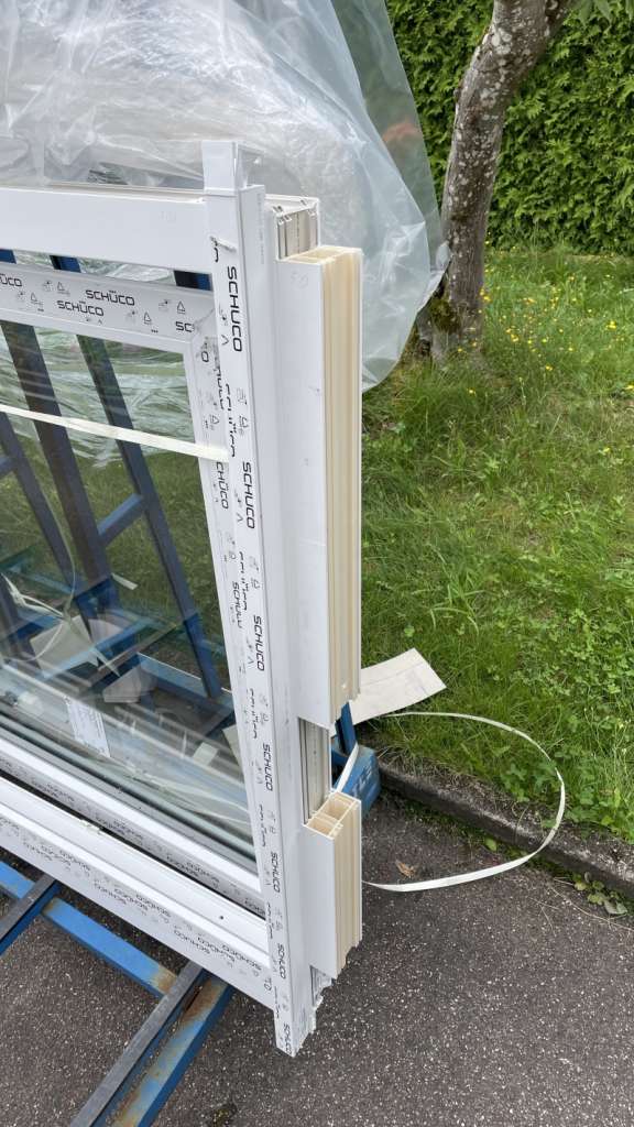 BAU.DE / BAU-Forum: 3. Bild zu Frage "Fenstereinbau: Randverbreiterungsprofil notwendig? Maße, Funktion & Sicherheit" im BAU-Forum "Fenster und Außentüren" BAU.DE / BAU-Forum: 3. Bild zu Frage "Fenstereinbau: Randverbreiterungsprofil notwendig? Maße, Funktion & Sicherheit" im BAU-Forum "Fenster und Außentüren"