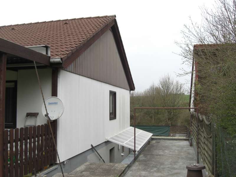 BAU.DE / BAU-Forum: 3. Bild zu Frage "Modriger Geruch im Streif Fertighaus (Bj. 1976): Sanierung sinnvoll? Ursachen & Lösungen" im BAU-Forum "Fertighaus" BAU.DE / BAU-Forum: 3. Bild zu Frage "Modriger Geruch im Streif Fertighaus (Bj. 1976): Sanierung sinnvoll? Ursachen & Lösungen" im BAU-Forum "Fertighaus"