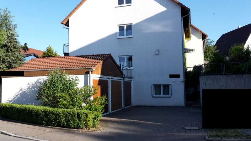 BAU.DE / BAU-Forum: 1. Bild zu Frage "Helle Stellen an Holzständer-Fertighaus Südwand: Ursachen, Risiken & Sanierung?" im BAU-Forum "Fertighaus" BAU.DE / BAU-Forum: 1. Bild zu Frage "Helle Stellen an Holzständer-Fertighaus Südwand: Ursachen, Risiken & Sanierung?" im BAU-Forum "Fertighaus"