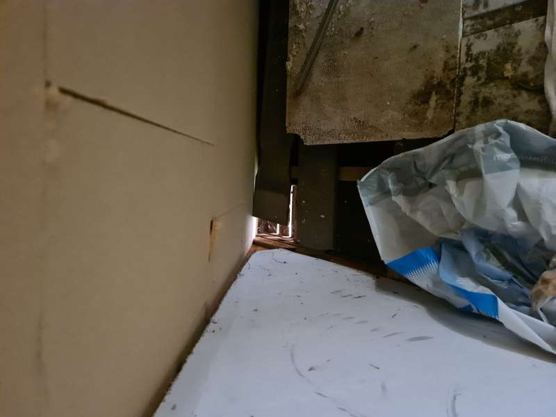 BAU.DE / BAU-Forum: 2. Bild zu Antwort "Traufkasten Öffnungen: Fotos zur Dämmung im Fertighaus" auf die Frage "Fertighaus Dachboden dämmen: Aufbau, Dämmwolle, Traufkasten & Risiken?" im BAU-Forum "Fertighaus" BAU.DE / BAU-Forum: 2. Bild zu Antwort "Traufkasten Öffnungen: Fotos zur Dämmung im Fertighaus" auf die Frage "Fertighaus Dachboden dämmen: Aufbau, Dämmwolle, Traufkasten & Risiken?" im BAU-Forum "Fertighaus"
