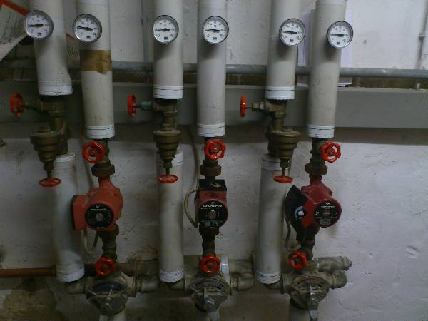 BAU.DE / BAU-Forum: 1. Bild zu Frage "Fußbodenheizung einstellen: Optimale Temperatur, Regler & Gasheizung justieren?" im BAU-Forum "Heizung / Warmwasser" BAU.DE / BAU-Forum: 1. Bild zu Frage "Fußbodenheizung einstellen: Optimale Temperatur, Regler & Gasheizung justieren?" im BAU-Forum "Heizung / Warmwasser"