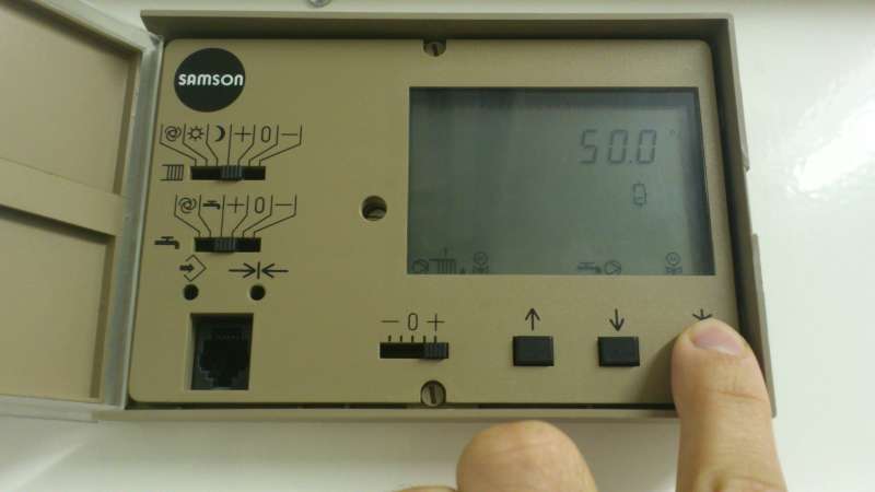 BAU.DE / BAU-Forum: 2. Bild zu Frage "Samson Regler einstellen: Warmwasserproblem, Ursachen & Lösungen für kalte Duschen?" im BAU-Forum "Heizung / Warmwasser" BAU.DE / BAU-Forum: 2. Bild zu Frage "Samson Regler einstellen: Warmwasserproblem, Ursachen & Lösungen für kalte Duschen?" im BAU-Forum "Heizung / Warmwasser"