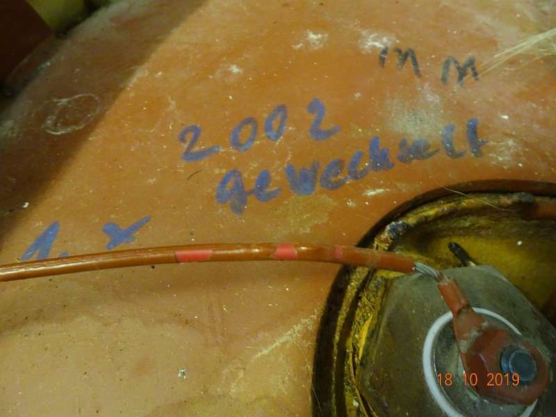 BAU.DE / BAU-Forum: 4. Bild zu Antwort "Fotos" auf die Frage "Buderus Warmwasserstandspeicher SR120 w" im BAU-Forum "Heizung / Warmwasser" BAU.DE / BAU-Forum: 4. Bild zu Antwort "Fotos" auf die Frage "Buderus Warmwasserstandspeicher SR120 w" im BAU-Forum "Heizung / Warmwasser"