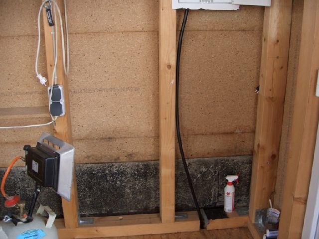 BAU.DE / BAU-Forum: 1. Bild zu Frage "Holzwand Aufbau: Infos zu Konstruktion, Dämmung & Materialien für Ihr Holzhaus?" im BAU-Forum "Holzbau" BAU.DE / BAU-Forum: 1. Bild zu Frage "Holzwand Aufbau: Infos zu Konstruktion, Dämmung & Materialien für Ihr Holzhaus?" im BAU-Forum "Holzbau"