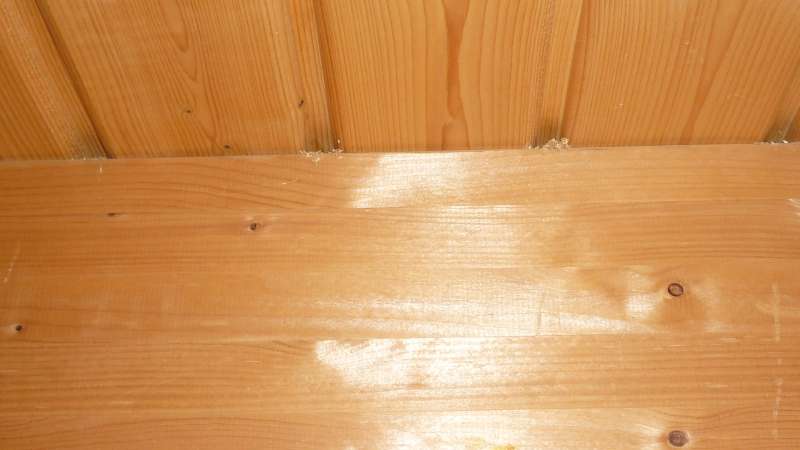 BAU.DE / BAU-Forum: 1. Bild zu Antwort "Holzbalkendecke: Neue Späne – Ursache unklar!" auf die Frage "Holzbalkendecke beschädigt: Ursachen für Holzspäne, Schädlingsbefall & Sanierung?" im BAU-Forum "Holzschutz, Holzschäden, Holzsanierung" BAU.DE / BAU-Forum: 1. Bild zu Antwort "Holzbalkendecke: Neue Späne – Ursache unklar!" auf die Frage "Holzbalkendecke beschädigt: Ursachen für Holzspäne, Schädlingsbefall & Sanierung?" im BAU-Forum "Holzschutz, Holzschäden, Holzsanierung"