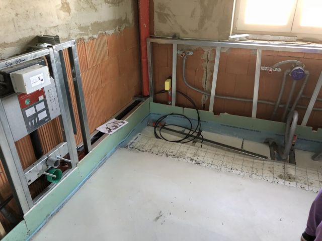 BAU.DE / BAU-Forum: 2. Bild zu Frage "Innenputz fehlt hinter Sanitärinstallation im Bad? Dichtheit, Feuchtigkeit & Trockenbau prüfen!" im BAU-Forum "Innenwände" BAU.DE / BAU-Forum: 2. Bild zu Frage "Innenputz fehlt hinter Sanitärinstallation im Bad? Dichtheit, Feuchtigkeit & Trockenbau prüfen!" im BAU-Forum "Innenwände"
