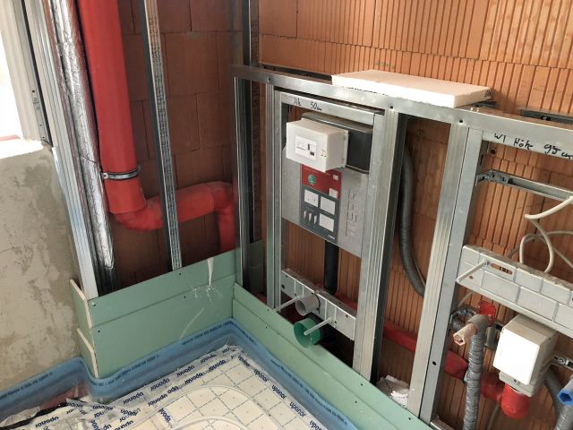 BAU.DE / BAU-Forum: 4. Bild zu Frage "Innenputz fehlt hinter Sanitärinstallation im Bad? Dichtheit, Feuchtigkeit & Trockenbau prüfen!" im BAU-Forum "Innenwände" BAU.DE / BAU-Forum: 4. Bild zu Frage "Innenputz fehlt hinter Sanitärinstallation im Bad? Dichtheit, Feuchtigkeit & Trockenbau prüfen!" im BAU-Forum "Innenwände"