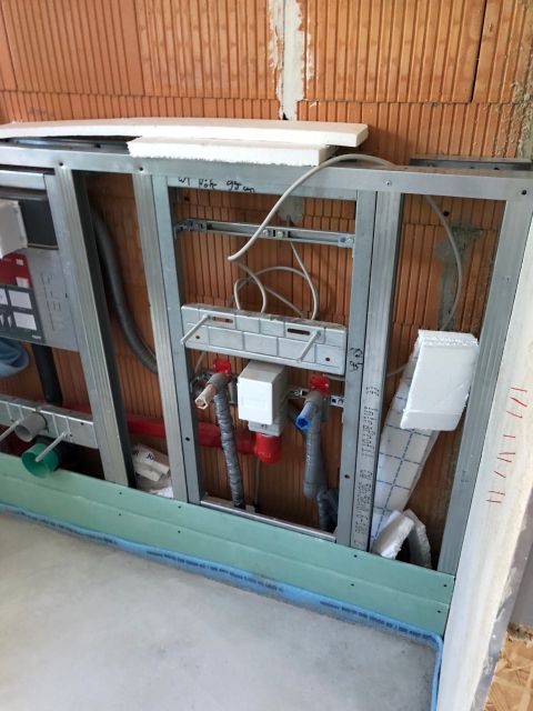 BAU.DE / BAU-Forum: 5. Bild zu Frage "Innenputz fehlt hinter Sanitärinstallation im Bad? Dichtheit, Feuchtigkeit & Trockenbau prüfen!" im BAU-Forum "Innenwände" BAU.DE / BAU-Forum: 5. Bild zu Frage "Innenputz fehlt hinter Sanitärinstallation im Bad? Dichtheit, Feuchtigkeit & Trockenbau prüfen!" im BAU-Forum "Innenwände"