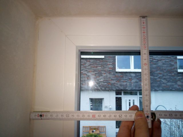 BAU.DE / BAU-Forum: 1. Bild zu Antwort "Hier ein Foto" auf die Frage "Fensterlaibung ungleichmäßig verputzt: Ursachen, Folgen & Sanierungskosten?" im BAU-Forum "Innenwände" BAU.DE / BAU-Forum: 1. Bild zu Antwort "Hier ein Foto" auf die Frage "Fensterlaibung ungleichmäßig verputzt: Ursachen, Folgen & Sanierungskosten?" im BAU-Forum "Innenwände"