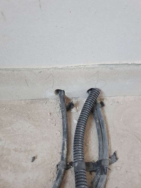 BAU.DE / BAU-Forum: 2. Bild zu Frage "Mauerdurchbruch für Elektroinstallation zur Garage" im Forum "Installation: Elektro, Gas, Wasser, Fernwärme etc." BAU.DE / BAU-Forum: 2. Bild zu Frage "Mauerdurchbruch für Elektroinstallation zur Garage" im Forum "Installation: Elektro, Gas, Wasser, Fernwärme etc."