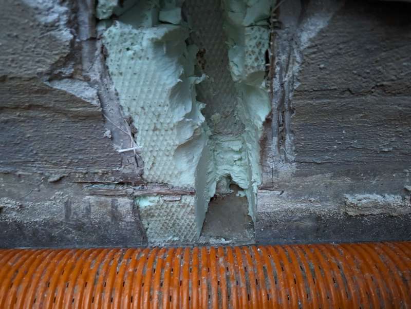 BAU.DE / BAU-Forum: 2. Bild zu Frage "2K Dichtschlämme PCI Barraseal Turbo lässt Wasser durch. Warum?" im BAU-Forum "Keller" BAU.DE / BAU-Forum: 2. Bild zu Frage "2K Dichtschlämme PCI Barraseal Turbo lässt Wasser durch. Warum?" im BAU-Forum "Keller"