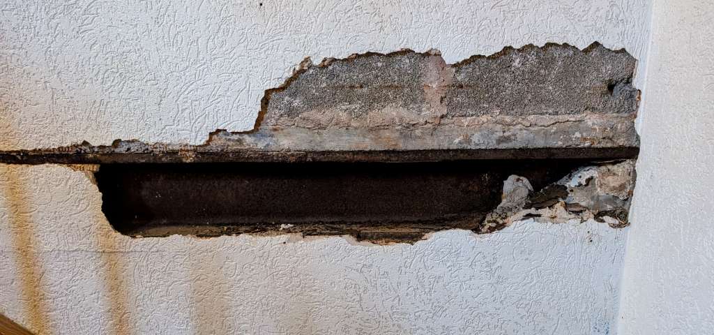 BAU.DE / BAU-Forum: 1. Bild zu Frage "Stahlträger rostet" im BAU-Forum "Keller" BAU.DE / BAU-Forum: 1. Bild zu Frage "Stahlträger rostet" im BAU-Forum "Keller"