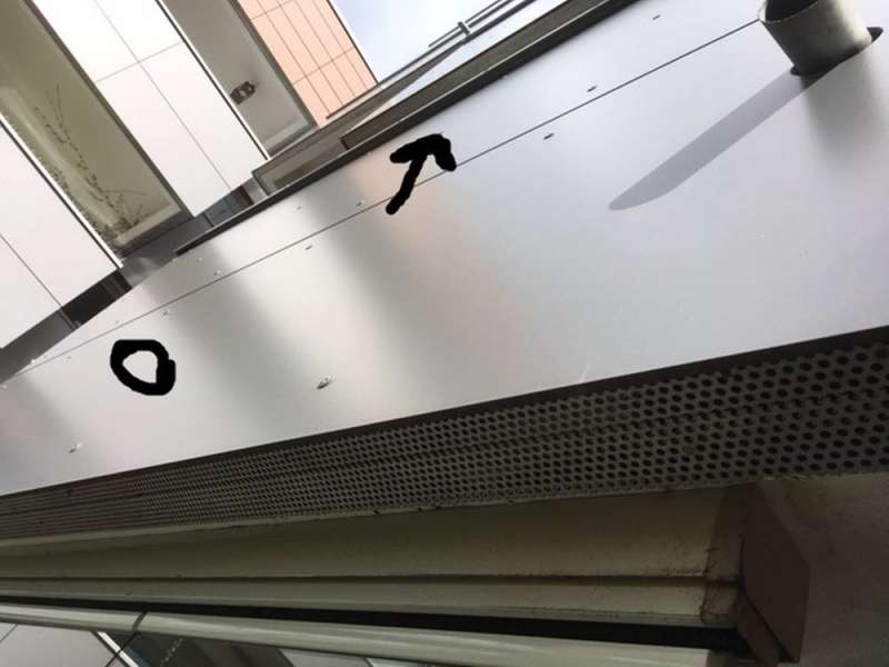 BAU.DE / BAU-Forum: 1. Bild zu Frage "Wrasenabzug durch VHF-Fassade: Machbarkeit, Risiken & Alternativen für Dunstabzug?" im BAU-Forum "Lüftung" BAU.DE / BAU-Forum: 1. Bild zu Frage "Wrasenabzug durch VHF-Fassade: Machbarkeit, Risiken & Alternativen für Dunstabzug?" im BAU-Forum "Lüftung"