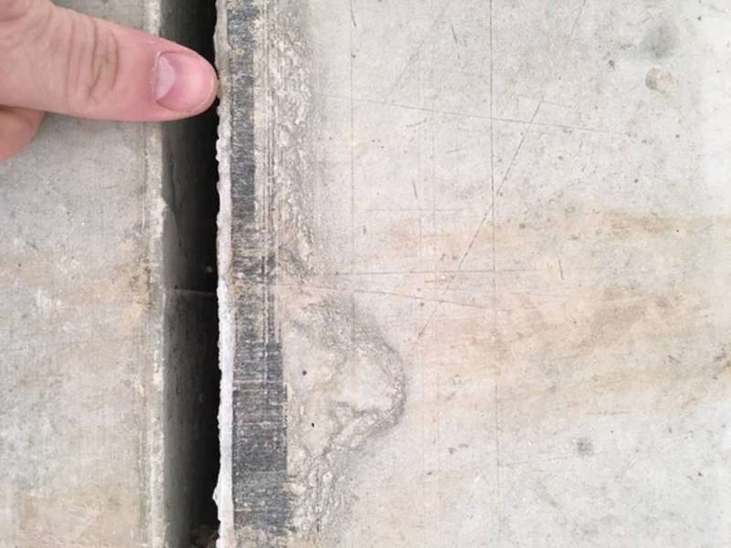 BAU.DE / BAU-Forum: 2. Bild zu Frage "Betongarage: Fugen zwischen Fertigteilen schließen? Abdichtung, Funktion & Risiken" im BAU-Forum "Neubau" BAU.DE / BAU-Forum: 2. Bild zu Frage "Betongarage: Fugen zwischen Fertigteilen schließen? Abdichtung, Funktion & Risiken" im BAU-Forum "Neubau"