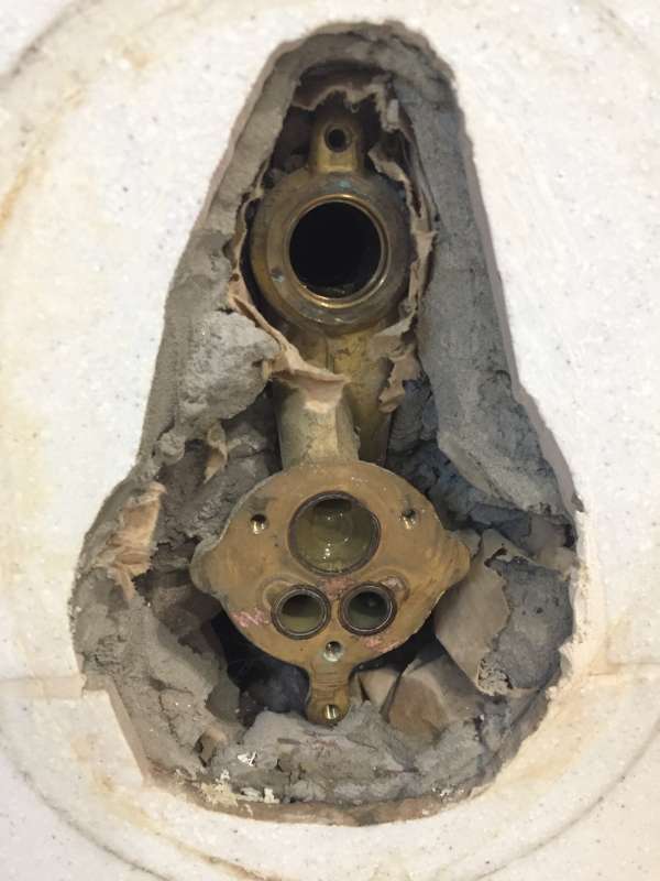 BAU.DE / BAU-Forum: 2. Bild zu Frage "UP-Armatur Badewanne Einhandmischer vor 1992  -  wer kennt den Hersteller?" im BAU-Forum "Sanitär, Bad, Dusche, WC" BAU.DE / BAU-Forum: 2. Bild zu Frage "UP-Armatur Badewanne Einhandmischer vor 1992  -  wer kennt den Hersteller?" im BAU-Forum "Sanitär, Bad, Dusche, WC"