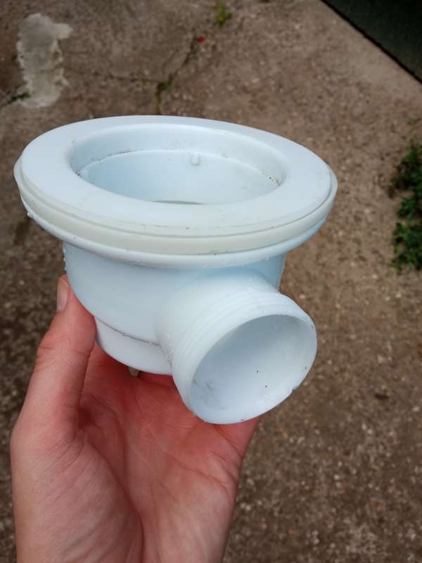 BAU.DE / BAU-Forum: 3. Bild zu Frage "Dusche ist undicht" im BAU-Forum "Sanitär, Bad, Dusche, WC" BAU.DE / BAU-Forum: 3. Bild zu Frage "Dusche ist undicht" im BAU-Forum "Sanitär, Bad, Dusche, WC"