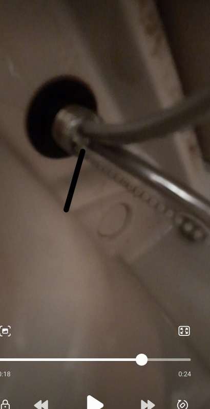 BAU.DE / BAU-Forum: 1. Bild zu Frage "Tropfung unterhalb des Waschbeckens" im BAU-Forum "Sanitär, Bad, Dusche, WC" BAU.DE / BAU-Forum: 1. Bild zu Frage "Tropfung unterhalb des Waschbeckens" im BAU-Forum "Sanitär, Bad, Dusche, WC"