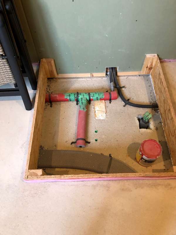 BAU.DE / BAU-Forum: 1. Bild zu Frage "Duschwanne in Wannenträger oder auf Untergestell" im BAU-Forum "Sanitär, Bad, Dusche, WC" BAU.DE / BAU-Forum: 1. Bild zu Frage "Duschwanne in Wannenträger oder auf Untergestell" im BAU-Forum "Sanitär, Bad, Dusche, WC"