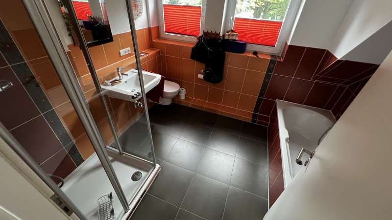 BAU.DE / BAU-Forum: 1. Bild zu Antwort "Problem mit fehlendem Gefälle" auf die Frage "Badsanierung neue Dusche-Waschbecken-WC für 12000€" im BAU-Forum "Sanitär, Bad, Dusche, WC" BAU.DE / BAU-Forum: 1. Bild zu Antwort "Problem mit fehlendem Gefälle" auf die Frage "Badsanierung neue Dusche-Waschbecken-WC für 12000€" im BAU-Forum "Sanitär, Bad, Dusche, WC"