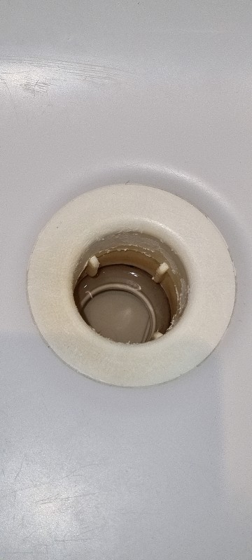 BAU.DE / BAU-Forum: 1. Bild zu Frage "Erneuerung des Duschablaufs: Passender Ersatz und Vorgehensweise" im BAU-Forum "Sanitär, Bad, Dusche, WC" BAU.DE / BAU-Forum: 1. Bild zu Frage "Erneuerung des Duschablaufs: Passender Ersatz und Vorgehensweise" im BAU-Forum "Sanitär, Bad, Dusche, WC"