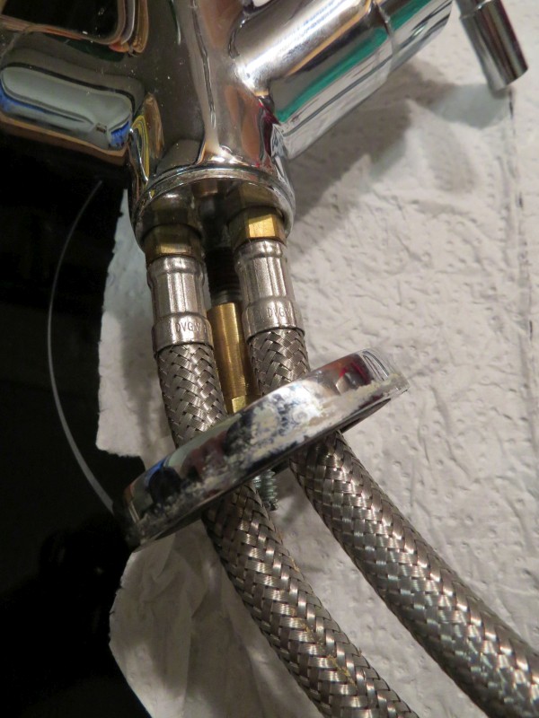 BAU.DE / BAU-Forum: 2. Bild zu Frage "Rückfragen zum Einbau einer Hochdruck 2-Griff Spültisch-Armatur in der Küche" im BAU-Forum "Sanitär, Bad, Dusche, WC" BAU.DE / BAU-Forum: 2. Bild zu Frage "Rückfragen zum Einbau einer Hochdruck 2-Griff Spültisch-Armatur in der Küche" im BAU-Forum "Sanitär, Bad, Dusche, WC"