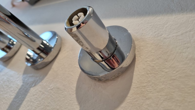 BAU.DE / BAU-Forum: 1. Bild zu Antwort "Bilder" auf die Frage "Anleitung zum Abmontieren der Dornbracht Tara Armatur: Probleme mit Manschette ohne Maden-Inbus-Schraube" im BAU-Forum "Sanitär, Bad, Dusche, WC" BAU.DE / BAU-Forum: 1. Bild zu Antwort "Bilder" auf die Frage "Anleitung zum Abmontieren der Dornbracht Tara Armatur: Probleme mit Manschette ohne Maden-Inbus-Schraube" im BAU-Forum "Sanitär, Bad, Dusche, WC"