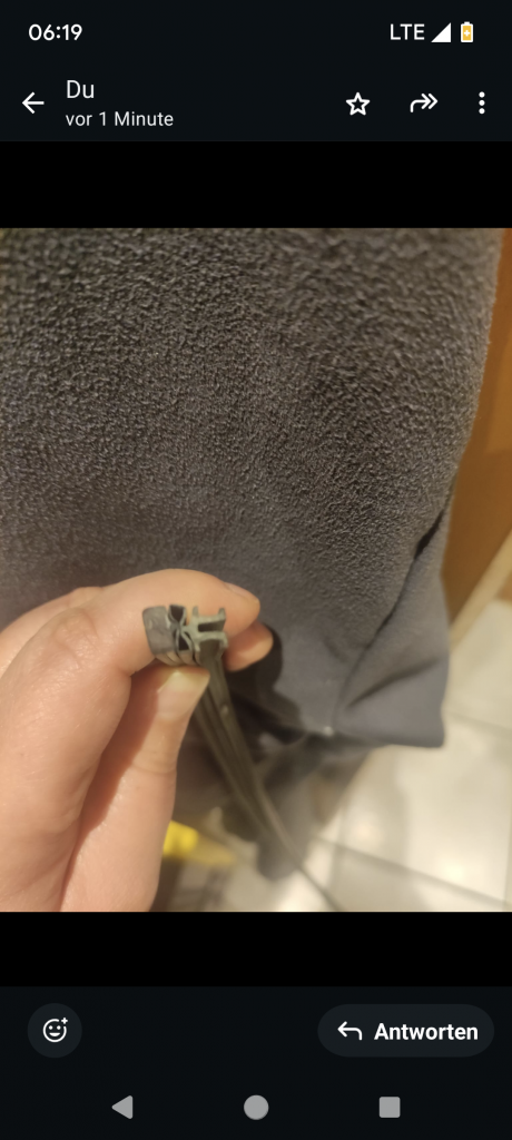 BAU.DE / BAU-Forum: 2. Bild zu Antwort "vertikale Dichtung Duschtür zum Einstecken" auf die Frage "Vertikale Dichtung Duschtür" im BAU-Forum "Sanitär, Bad, Dusche, WC" BAU.DE / BAU-Forum: 2. Bild zu Antwort "vertikale Dichtung Duschtür zum Einstecken" auf die Frage "Vertikale Dichtung Duschtür" im BAU-Forum "Sanitär, Bad, Dusche, WC"