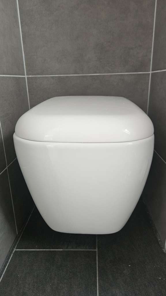 BAU.DE / BAU-Forum: 2. Bild zu Frage "WC-Becken identifizieren: Hilfe bei der Suche nach passendem WC-Sitz" im BAU-Forum "Sanitär, Bad, Dusche, WC" BAU.DE / BAU-Forum: 2. Bild zu Frage "WC-Becken identifizieren: Hilfe bei der Suche nach passendem WC-Sitz" im BAU-Forum "Sanitär, Bad, Dusche, WC"