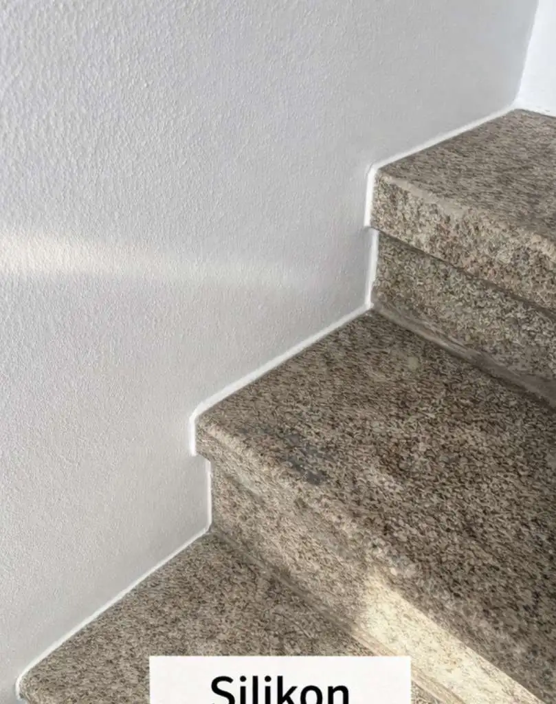 BAU.DE / BAU-Forum: 1. Bild zu Frage "Granittreppe im Innenbereich: Fugen zwischen Naturstein und Putz fachgerecht abdichten" im BAU-Forum "Wohnen und Einrichten" BAU.DE / BAU-Forum: 1. Bild zu Frage "Granittreppe im Innenbereich: Fugen zwischen Naturstein und Putz fachgerecht abdichten" im BAU-Forum "Wohnen und Einrichten"