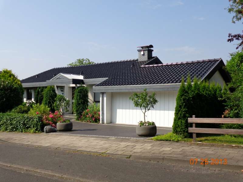 Bild: Sole-Wasser-Wärmepumpe mit Doppel-U-Sonde (213 m Tiefenbohrung)