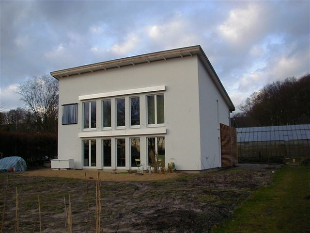 BAU.DE / BAU-Forum: 1. Bild zu Antwort "Holzrahmenbau: Optische Vielfalt für Passivhäuser" auf die Frage "Zweischalige Porenbeton-Außenwand: Aufbau, Schallschutz & Tragfähigkeit?" im BAU-Forum "Außenwände und Fassaden" BAU.DE / BAU-Forum: 1. Bild zu Antwort "Holzrahmenbau: Optische Vielfalt für Passivhäuser" auf die Frage "Zweischalige Porenbeton-Außenwand: Aufbau, Schallschutz & Tragfähigkeit?" im BAU-Forum "Außenwände und Fassaden"