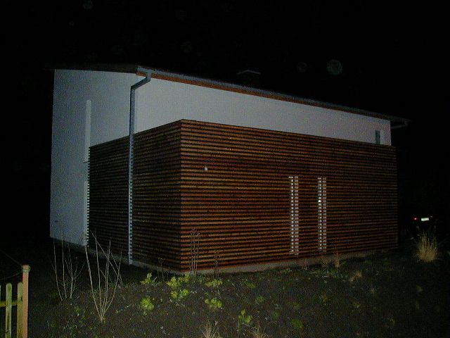 BAU.DE / BAU-Forum: 1. Bild zu Antwort "Bild-Upload: Holzhaus-Ansicht" auf die Frage "Zweischalige Porenbeton-Außenwand: Aufbau, Schallschutz & Tragfähigkeit?" im BAU-Forum "Außenwände und Fassaden" BAU.DE / BAU-Forum: 1. Bild zu Antwort "Bild-Upload: Holzhaus-Ansicht" auf die Frage "Zweischalige Porenbeton-Außenwand: Aufbau, Schallschutz & Tragfähigkeit?" im BAU-Forum "Außenwände und Fassaden"