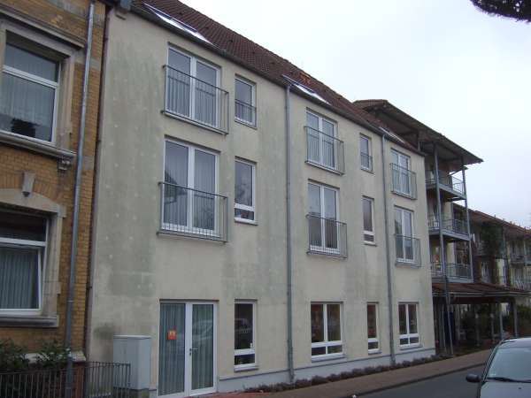 BAU.DE / BAU-Forum: 1. Bild zu Antwort "Fassaden-Alterung: Schnuckelig oder sanierungsbedürftig?" auf die Frage "Wärmeziegel 36,5 cm: EnEV-konform? Dämmwert, T11-Ziegel & Vergleich aktueller Standards" im BAU-Forum "Außenwände und Fassaden" BAU.DE / BAU-Forum: 1. Bild zu Antwort "Fassaden-Alterung: Schnuckelig oder sanierungsbedürftig?" auf die Frage "Wärmeziegel 36,5 cm: EnEV-konform? Dämmwert, T11-Ziegel & Vergleich aktueller Standards" im BAU-Forum "Außenwände und Fassaden"